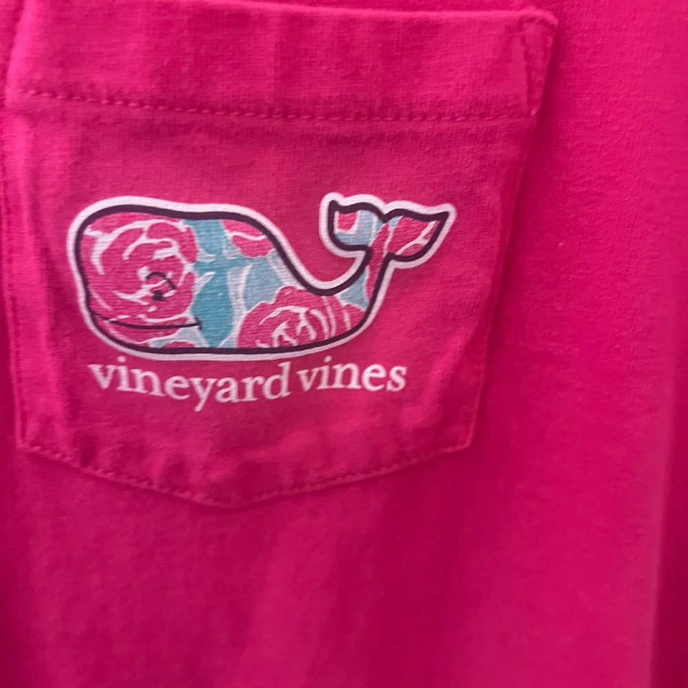 Vineyard Vines Bright Pink Tee with Floral Whale size medium